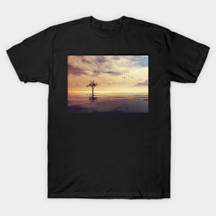 TREE IN THE SEA DESIGN T-Shirt